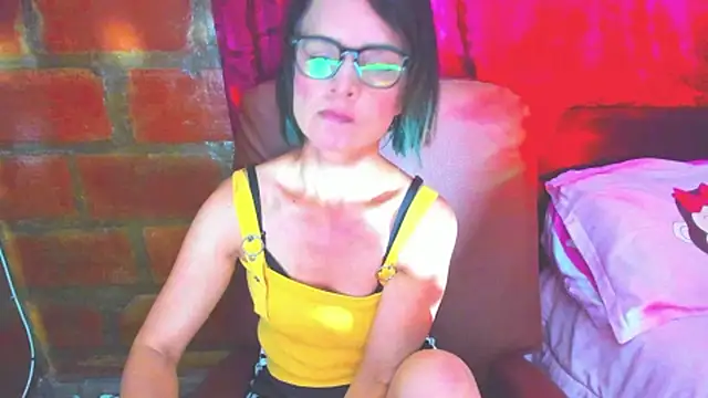 Snapshot of BrianaGarner chatting on June 27, 2026, 5:41 pm BrianaGarner online show from June 27, 2026, 5:41 pm