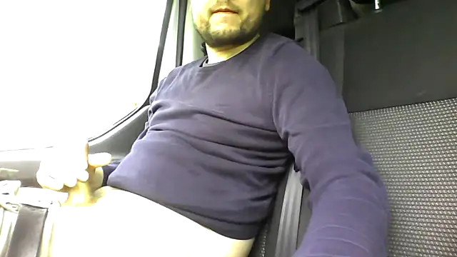 Snapshot of Menic0n chatting on February 20, 2026, 12:18 pm Menic0n online show from February 20, 2026, 12:18 pm