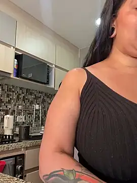 emilyjohanson online show from January 15, 2025, 2:13 pm