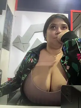 emilyjohanson online show from March 4, 2025, 8:49 pm