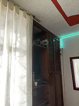 Sofhi corolinne31 online show from March 20, 2025, 9:24 pm