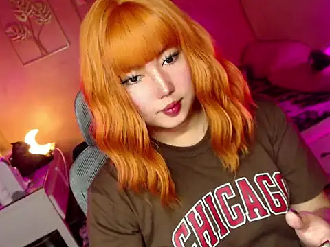 HOTnWILDalice online show from December 3, 2025, 2:45 am