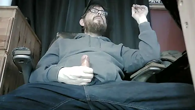 mole800 online show from September 14, 2025, 9:04 pm