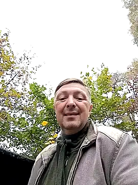 Snapshot of Pokaz2020 chatting on October 3, 2025, 8:38 am Pokaz2020 online show from October 3, 2025, 8:38 am