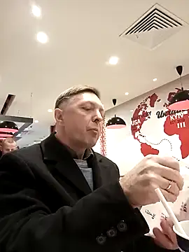 Snapshot of Pokaz2020 chatting on October 1, 2025, 2:10 pm Pokaz2020 online show from October 1, 2025, 2:10 pm