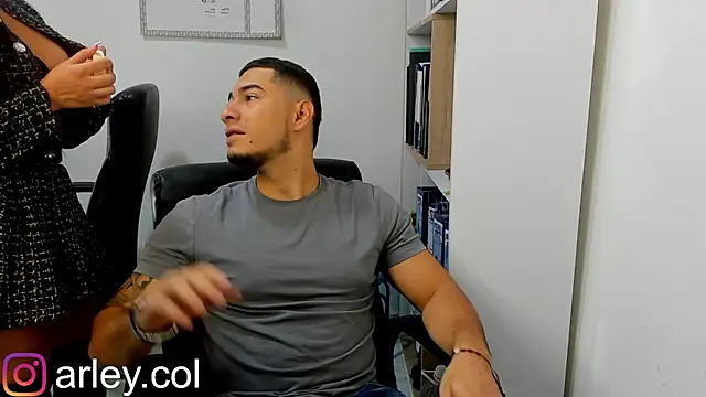 Snapshot of Dimitri_Colleman chatting on January 26, 2025, 1:20 am Dimitri Colleman online show from January 26, 2025, 1:20 am