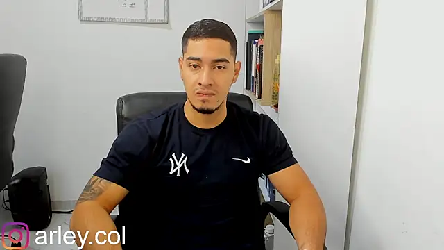 Snapshot of Dimitri_Colleman chatting on February 1, 2025, 6:43 am Dimitri Colleman online show from February 1, 2025, 6:43 am