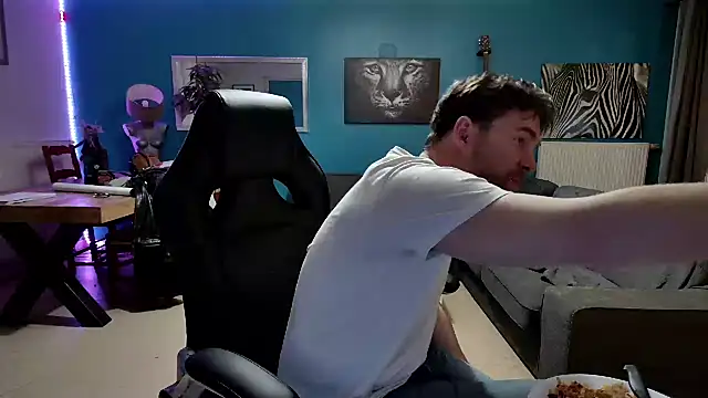 tom sauwer online show from December 4, 2024, 1:41 am