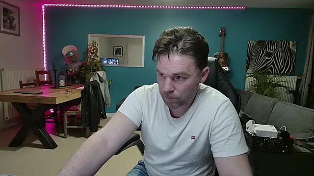 tom sauwer online show from October 8, 2025, 1:18 am