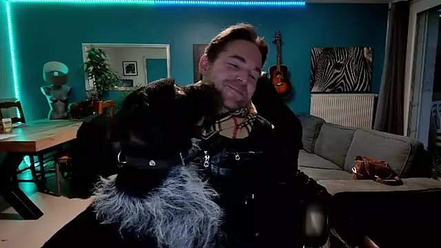 tom sauwer online show from December 17, 2024, 4:21 pm