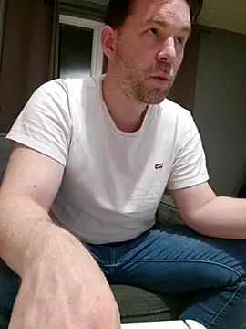 tom sauwer online show from October 8, 2025, 9:15 pm