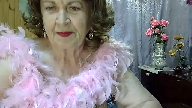 Snapshot of Emma52610 chatting on June 11, 2026, 5:54 pm Emma52610 online show from June 11, 2026, 5:54 pm