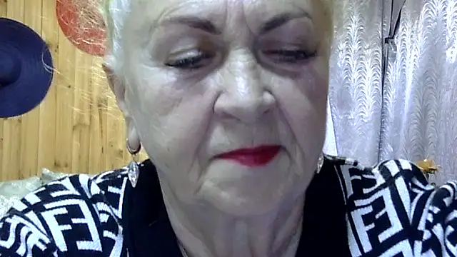 Emma52610 online show from October 5, 2025, 9:55 am