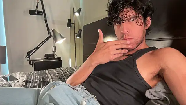 beranco19 online show from February 4, 2026, 8:15 pm