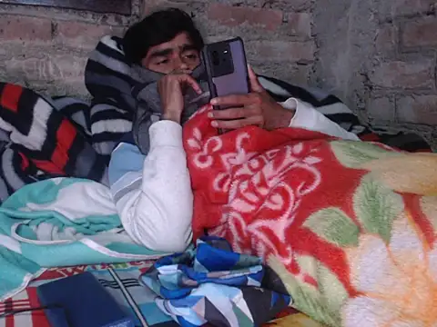 ThethunderPo online show from December 21, 2025, 3:03 pm