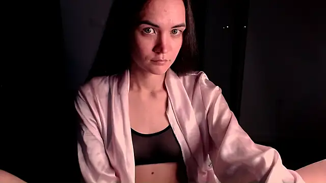 EvelynGG online show from October 9, 2025, 4:13 am