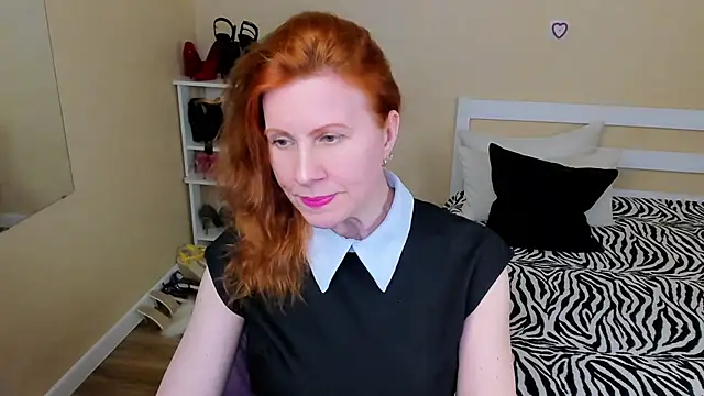 FoxySophia online show from May 4, 2026, 4:38 am