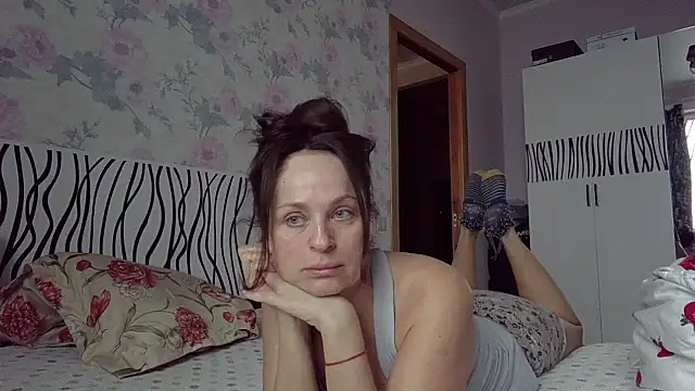 Snapshot of LindaStarS chatting on February 13, 2026, 1:55 pm LindaStarS online show from February 13, 2026, 1:55 pm