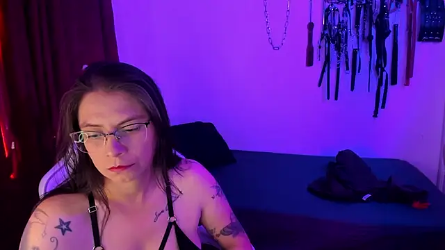 Snapshot of dungeongirls chatting on November 10, 2025, 7:19 pm dungeongirls online show from November 10, 2025, 7:19 pm