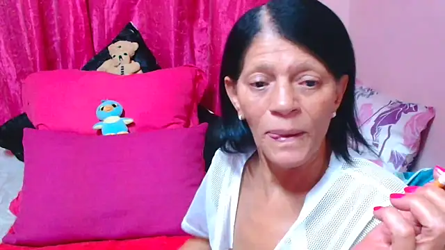 SLUTTYROXY online show from January 18, 2026, 6:33 pm