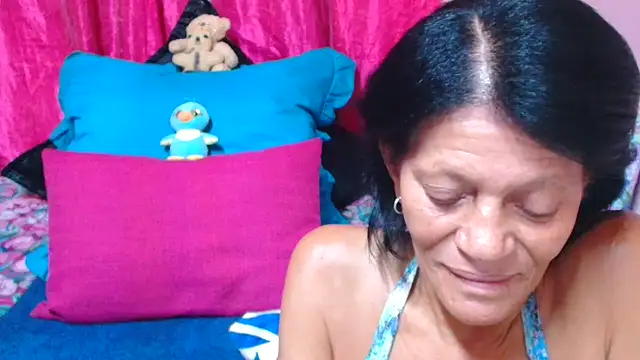 SLUTTYROXY online show from January 5, 2026, 5:27 pm