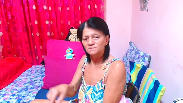 SLUTTYROXY online show from May 3, 2026, 4:43 pm