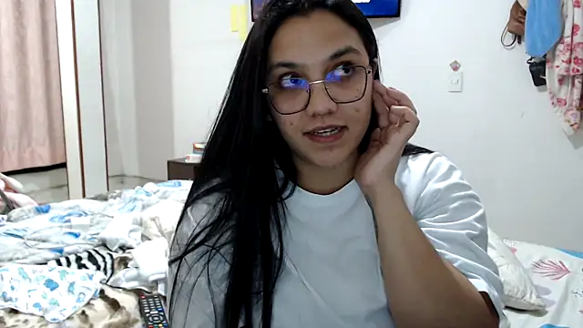 Snapshot of Andrea_hottest_angel chatting on November 5, 2025, 4:15 am Andrea hottest angel online show from November 5, 2025, 4:15 am