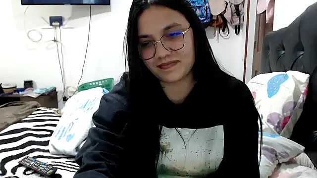 Snapshot of Andrea_hottest_angel chatting on December 5, 2025, 5:06 am Andrea hottest angel online show from December 5, 2025, 5:06 am