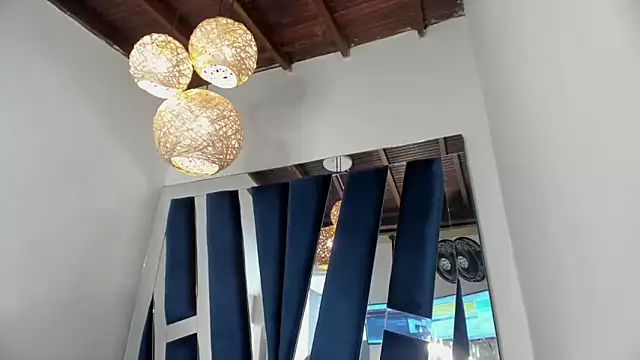 moonsweet1 online show from March 13, 2025, 6:56 pm