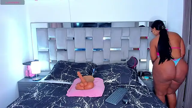 Snapshot of Cammiila chatting on February 27, 2026, 3:45 pm Cammiila online show from February 27, 2026, 3:45 pm