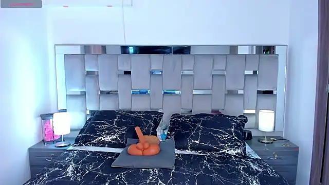 Snapshot of Cammiila chatting on March 2, 2026, 1:40 pm Cammiila online show from March 2, 2026, 1:40 pm