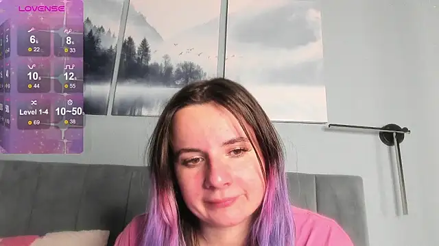 MilaniaCute online show from November 21, 2025, 6:51 pm