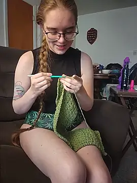 Izzy Hellbourne online show from June 4, 2026, 7:07 pm