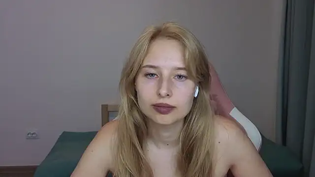 Jessy Ginger online show from August 4, 2026, 4:33 pm