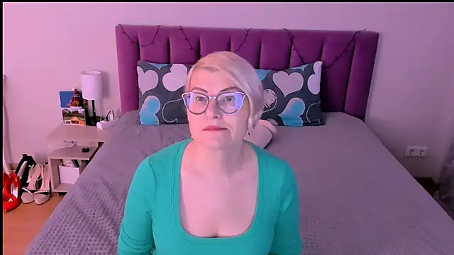 sabrinamacmarren online show from January 18, 2026, 12:52 pm