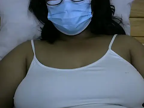 Artinah22 online show from September 25, 2025, 6:47 pm