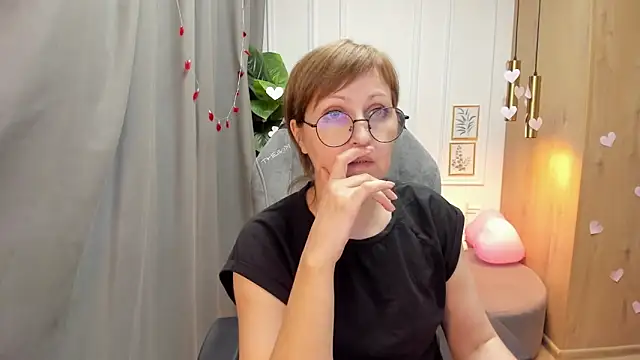 Paris Cherry online show from February 18, 2025, 4:36 pm