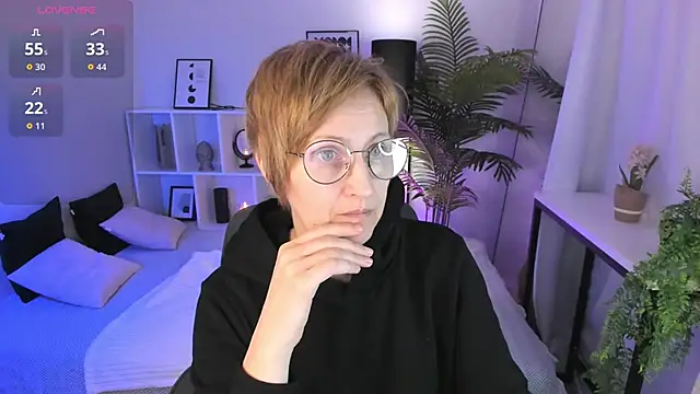 Paris Cherry online show from March 22, 2026, 6:09 pm