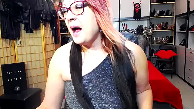 LindaDaemonX online show from December 2, 2025, 7:43 am