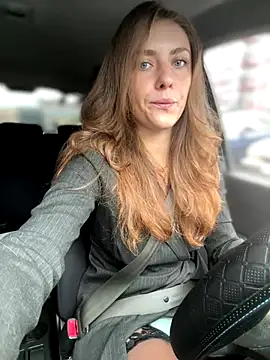 MariiD online show from October 5, 2025, 6:37 am