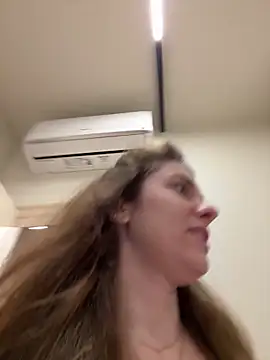 MariiD online show from December 21, 2025, 4:41 pm