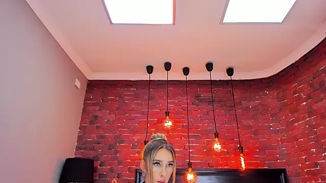 ChristynaRoss online show from September 12, 2025, 7:35 pm