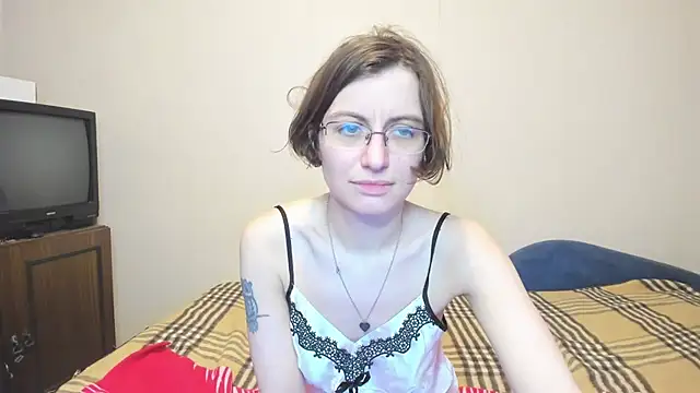 MarilynDream online show from February 26, 2025, 12:30 am