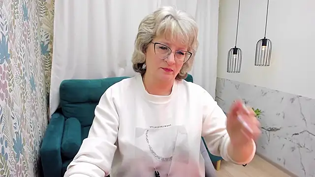 EvelynJoyful online show from March 19, 2026, 5:07 am