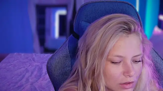 AnastasiaAniess online show from July 28, 2026, 6:53 pm