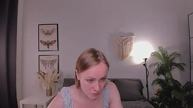 LilianKroft online show from April 28, 2026, 12:53 pm