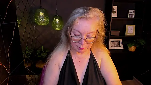 NataliMellow online show from June 12, 2026, 1:09 pm