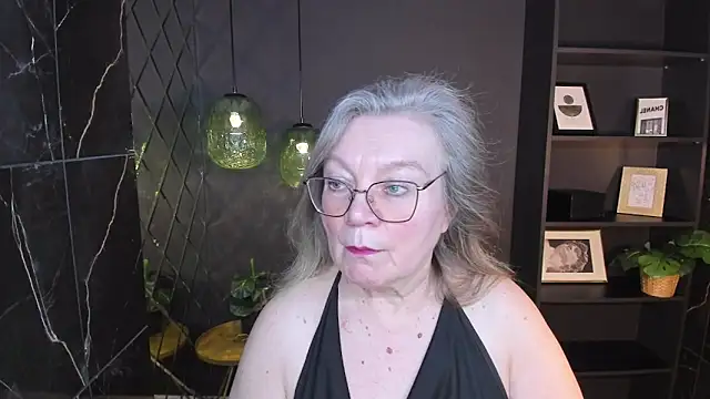 NataliMellow online show from March 10, 2026, 1:04 pm