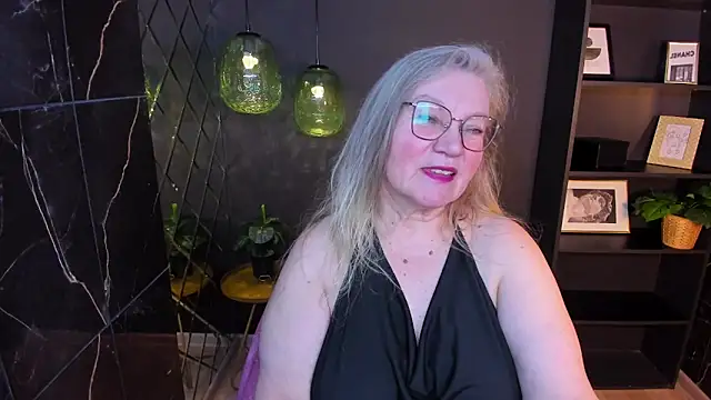 NataliMellow online show from April 1, 2026, 1:41 pm
