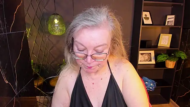 NataliMellow online show from April 25, 2026, 1:14 pm